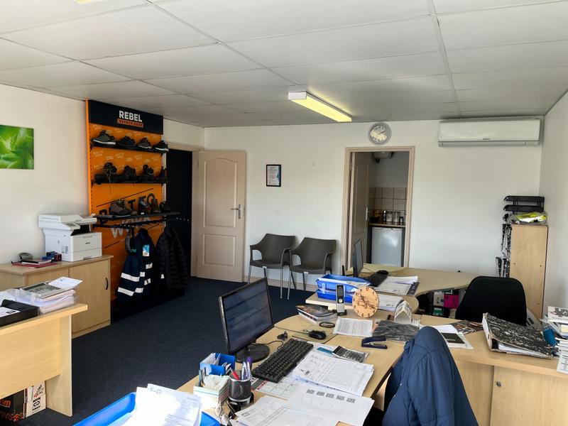 To Let Commercial Property for Rent in Montague Gardens Western Cape